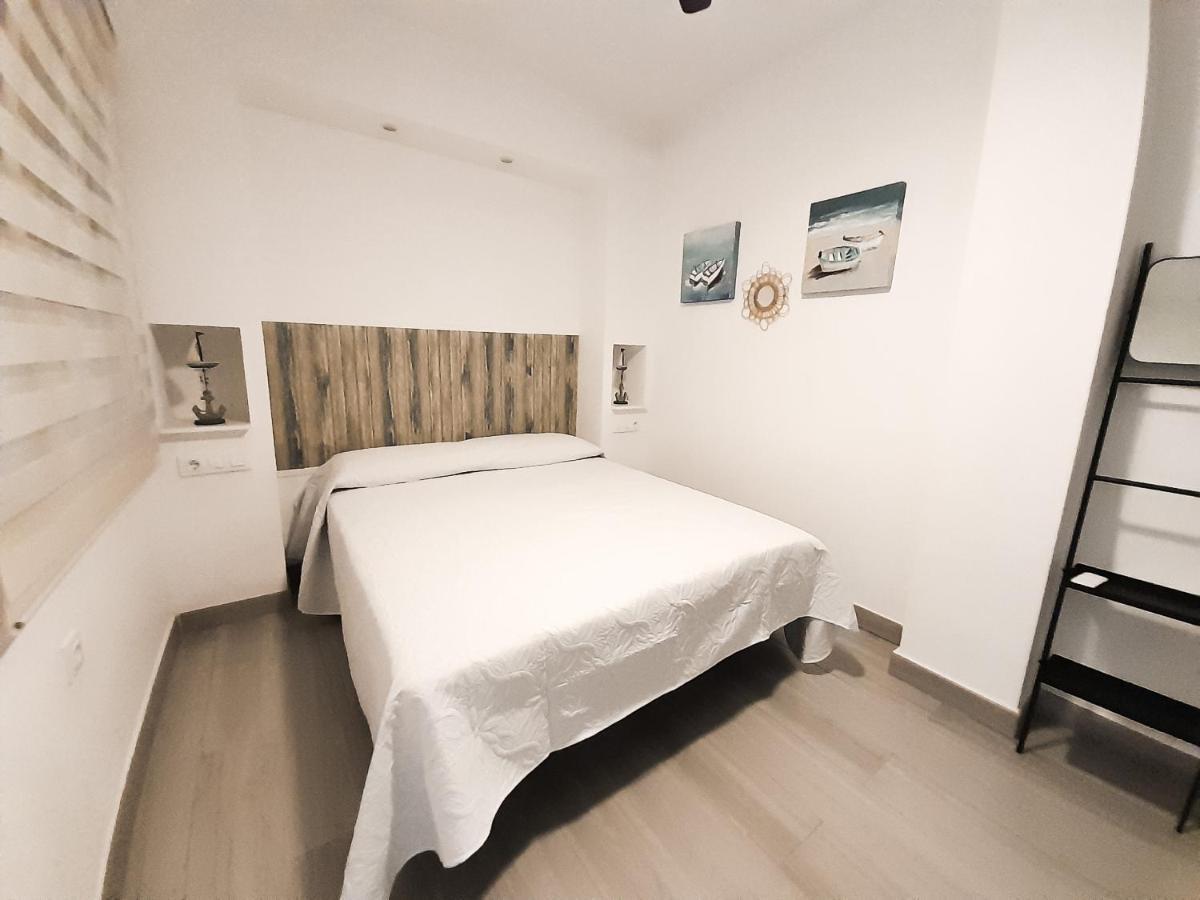 EDIFICIO EL LERELE Apartamentos céntricos a 100m de la playa Corralejo