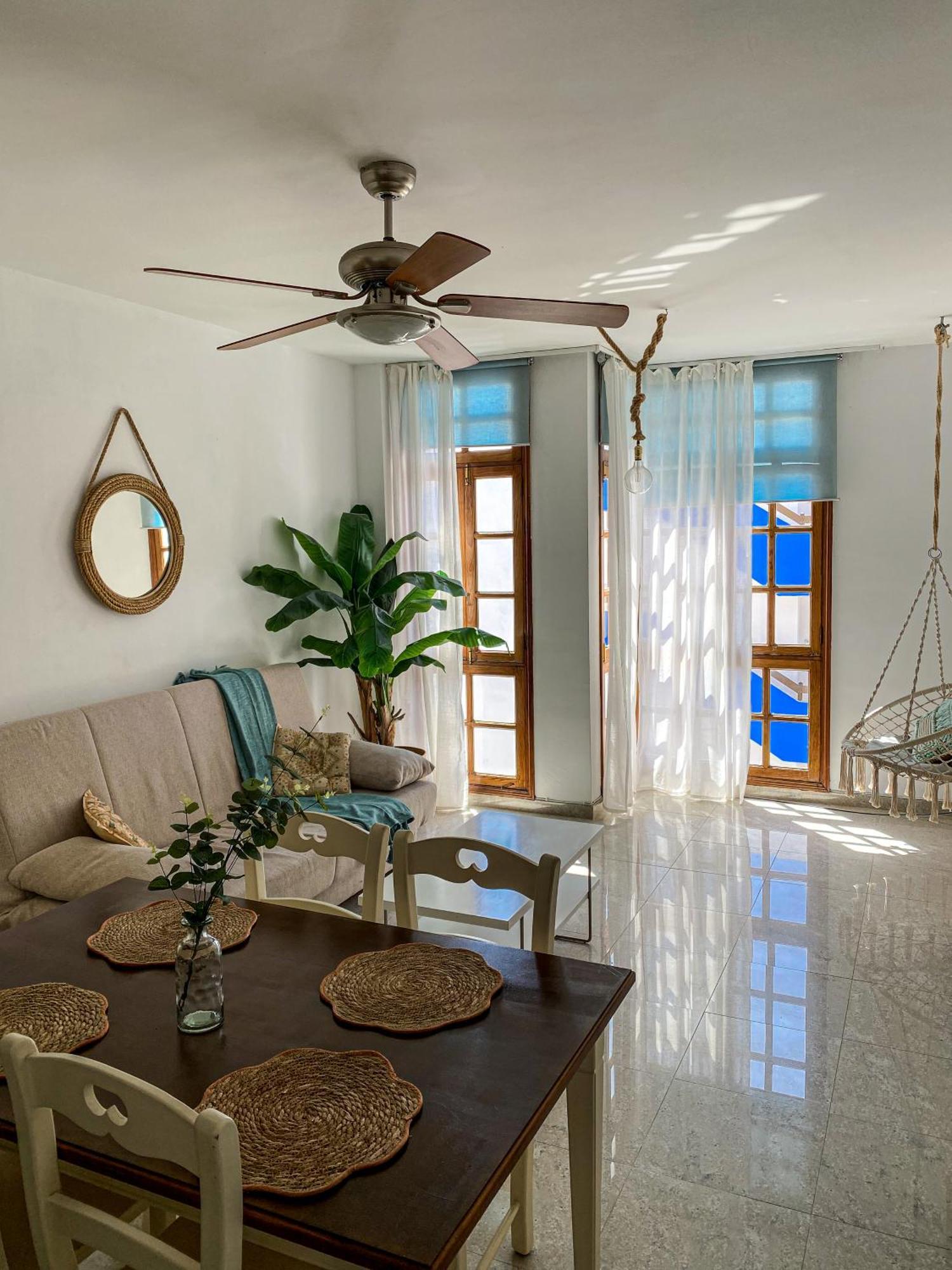EDIFICIO EL LERELE Apartamentos céntricos a 100m de la playa Appartement