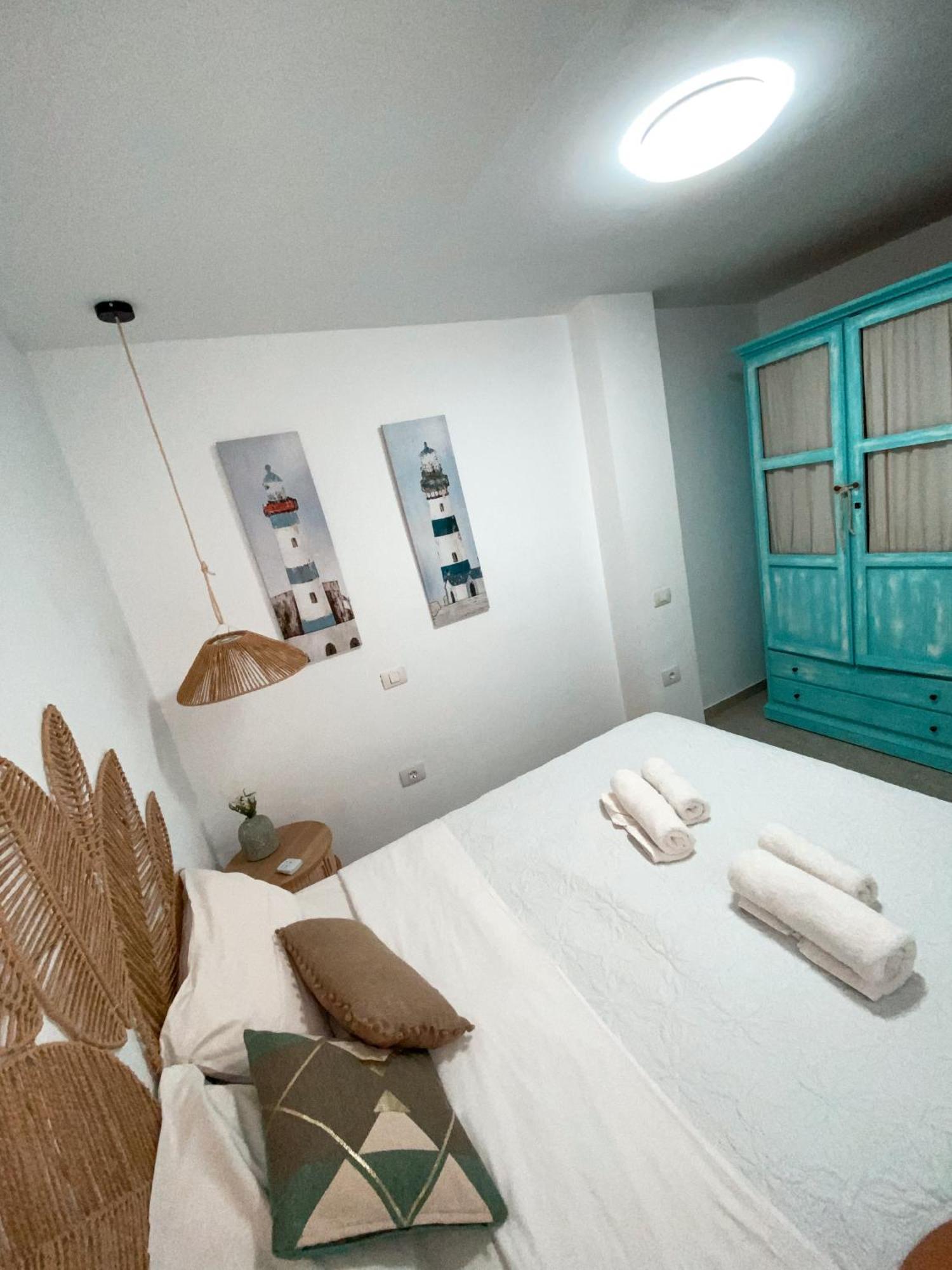 EDIFICIO EL LERELE Apartamentos céntricos a 100m de la playa Corralejo
